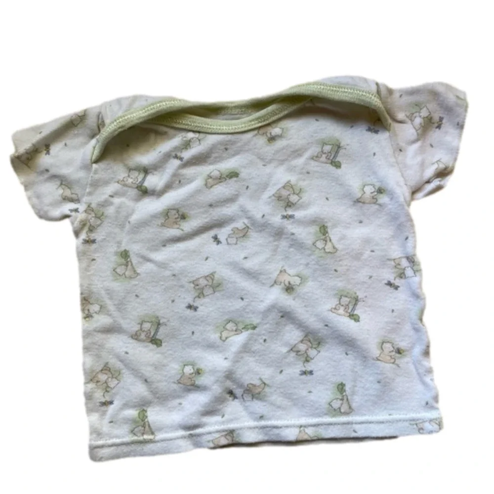 3/$20 white shirt sleeve top bear design - Picture 1 of 2